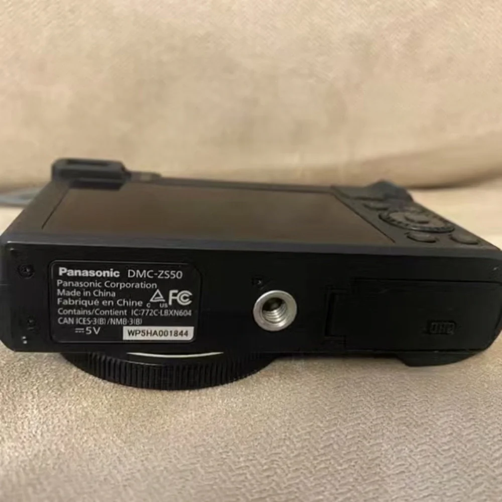 Umi Black Compact Digital Camera with Leica Lens - Lumix Style